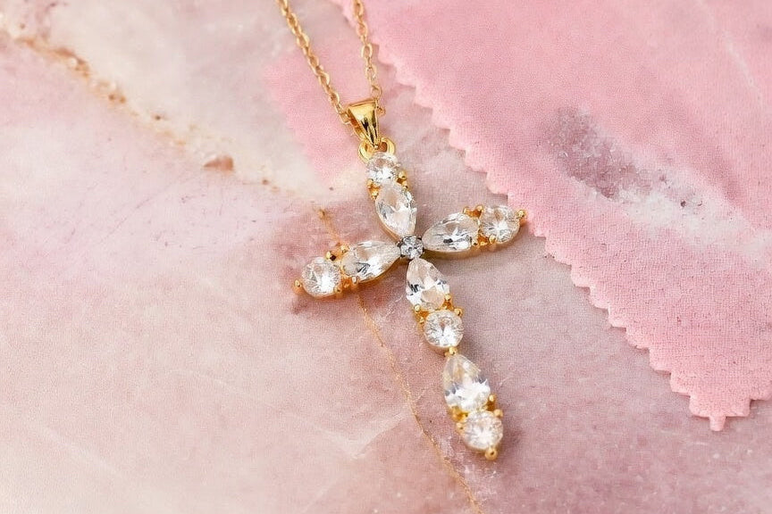 ✨ Collier Croix Scintillante - Kimi ✨