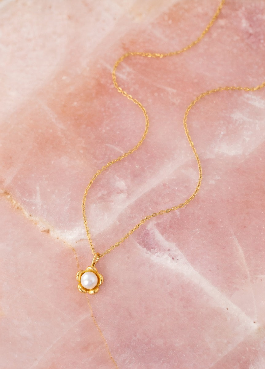 Collier fleur perle blanche Kimi Bijoux - Acier inoxydable doré ✨